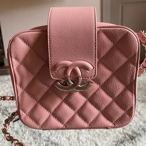 COPY - Chanel pink crossbody